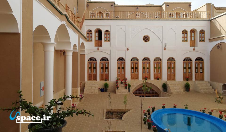 نمای محوطه هتل سنتی خانه پارسی - کاشان