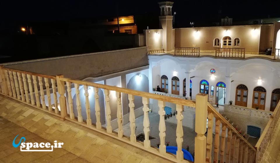 نمای پشت بام اتاق هتل سنتی خانه پارسی - کاشان
