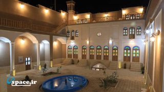 نمای حیاط هتل سنتی خانه پارسی - کاشان